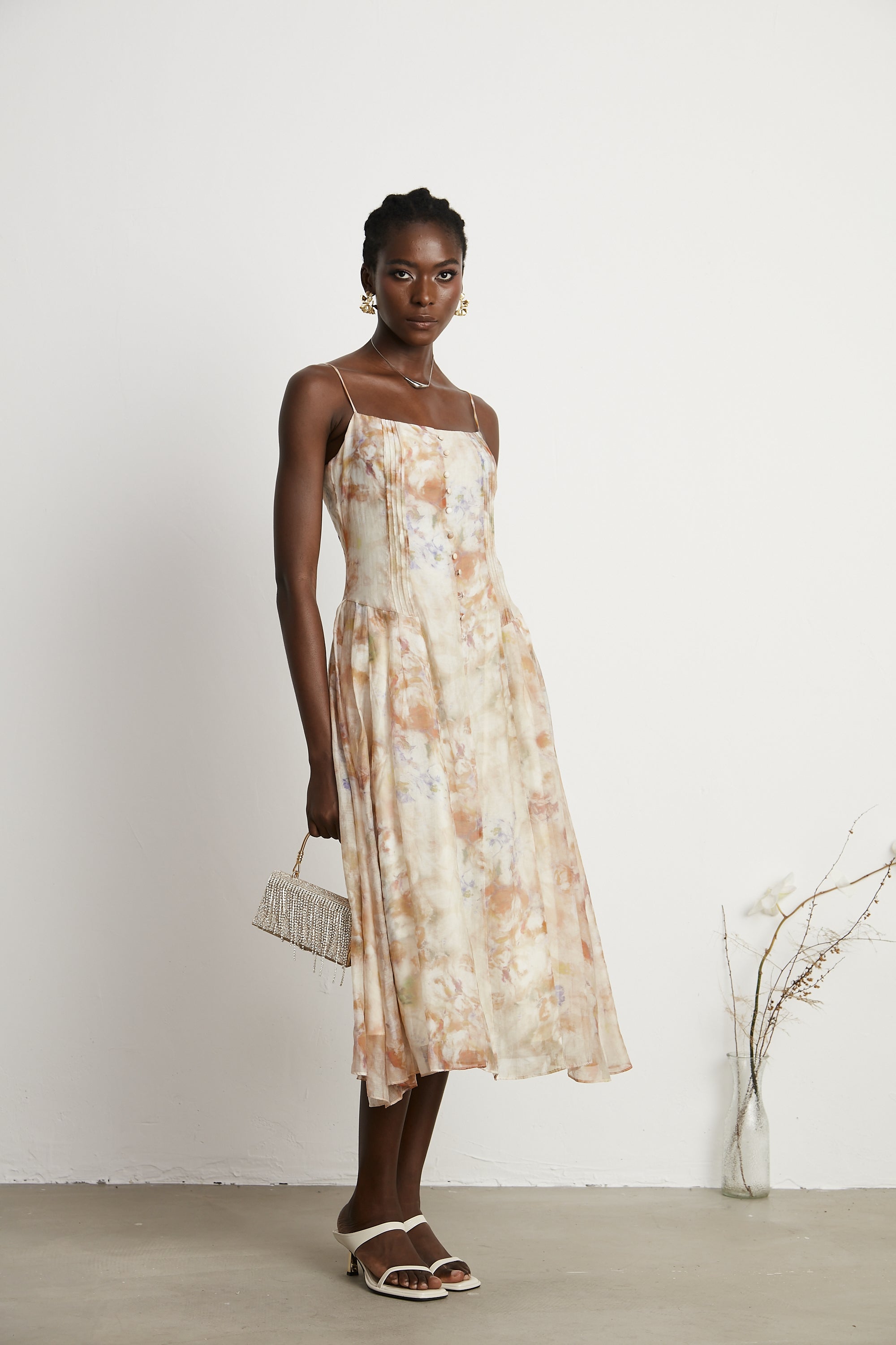 Stilla | Blomster Print Midi Kjole Levere