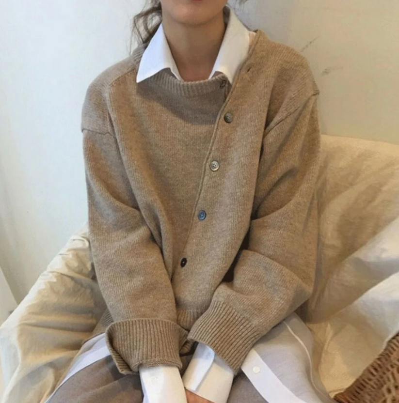 Stilla | Dame sweater med stilfulde knapdetaljer og moderne design Online nu