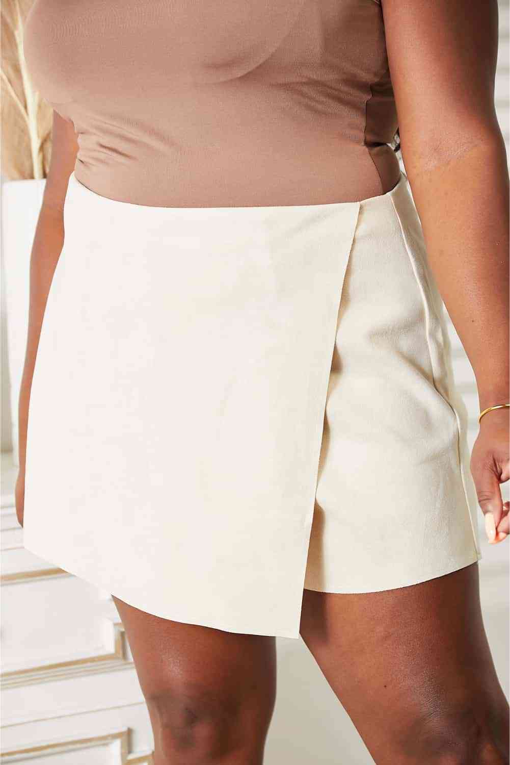 Stilla | Full Size Mini Skort på udsalg