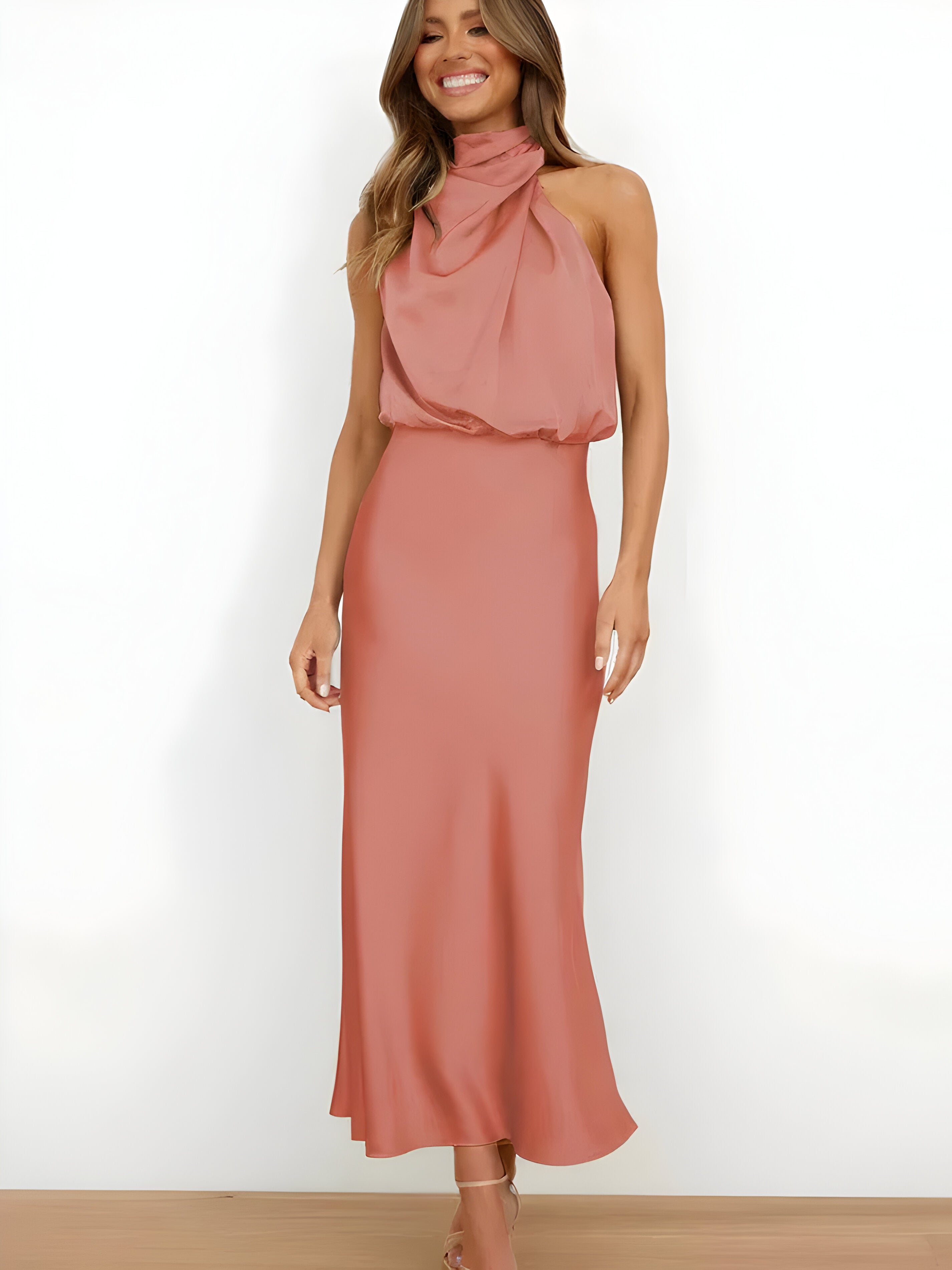 Stilla | Elegante Satin Kjole Med Blødt Fald