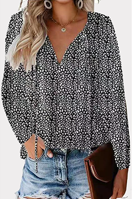 Stilla | Elegante Overdele Med Trykt Patchwork Og V-udskæring Online nu