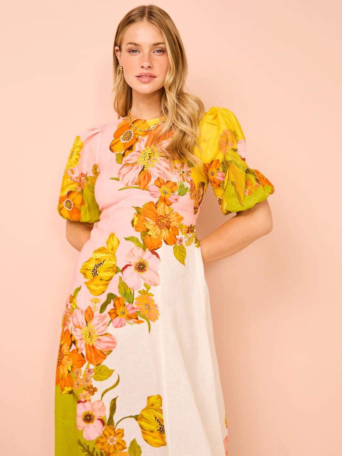 Stilla | Trendy Blomstret Midi Kjole Til Ferie Mode