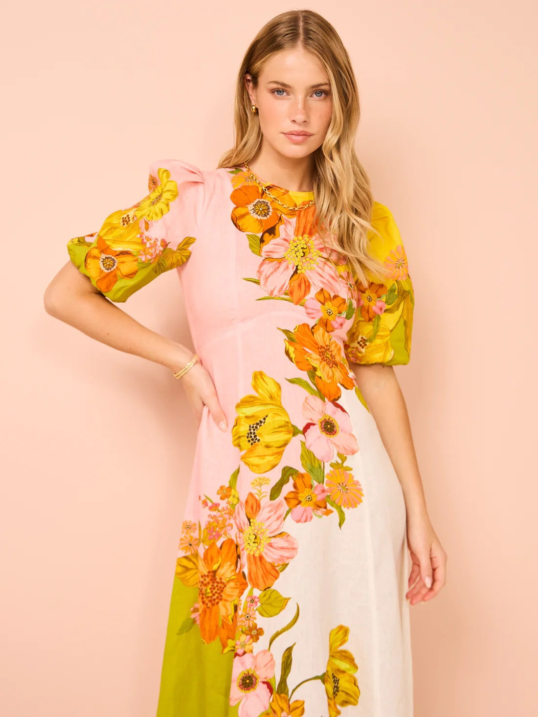 Stilla | Trendy Blomstret Midi Kjole Til Ferie Mode