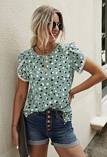 Stilla | Elegant Bluse Med Korte Ærmer Og Flæser Online salg
