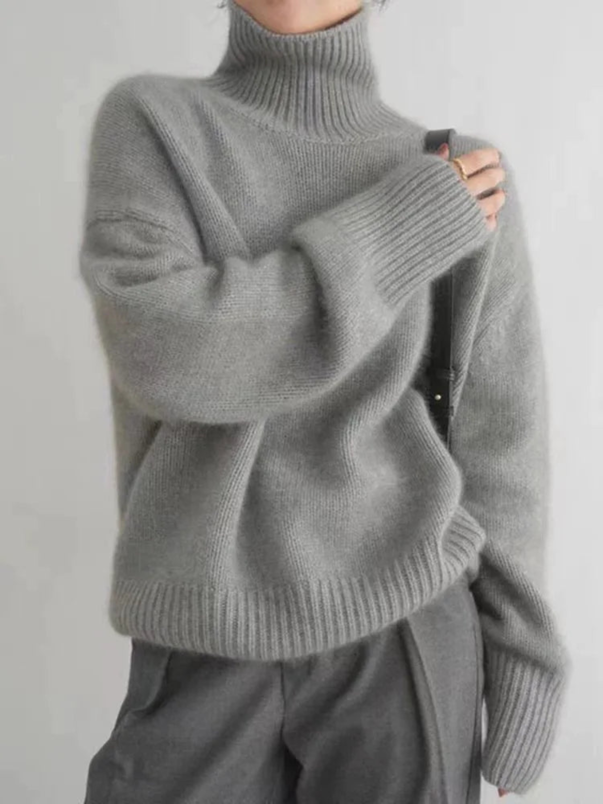 Stilla | Behagelig rullekrave sweater lavet af strik