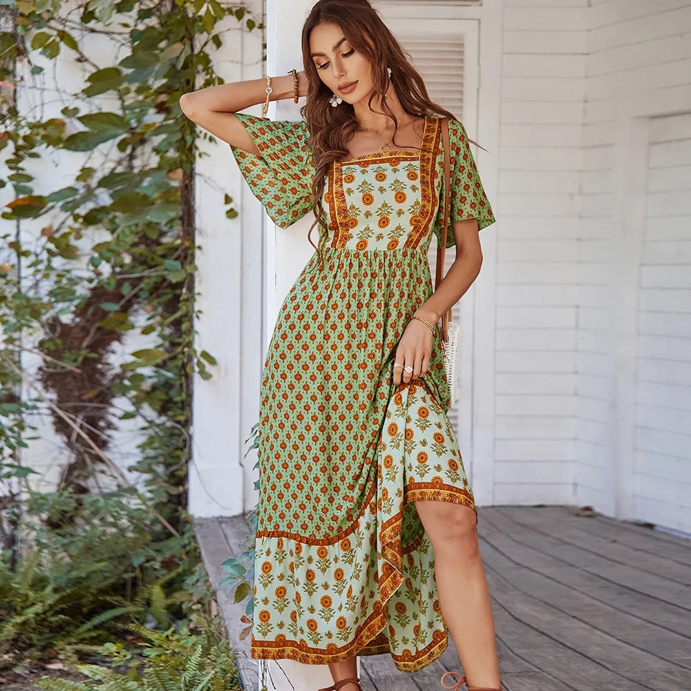 Stilla | Stilfuldt Lange Boho Vintage Blomster Kjole Med Firkantet Udsnit Levere